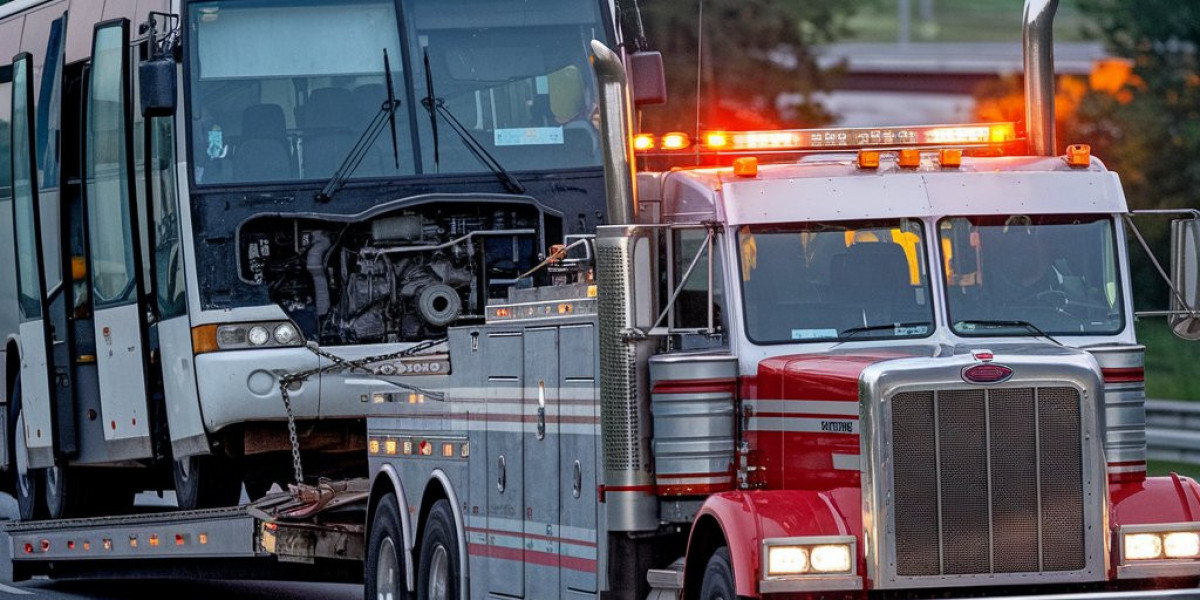 Why Truck Towing in Nashville TN Is Essential for Commercial Drivers