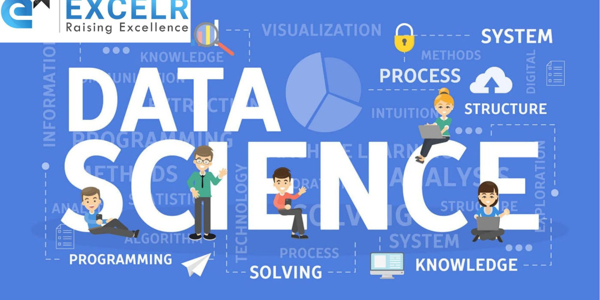 Two Prisoners Jumped Out of a Police Van Right Outside Nagpur Central Jail — And One Beat a Constable With a Stick