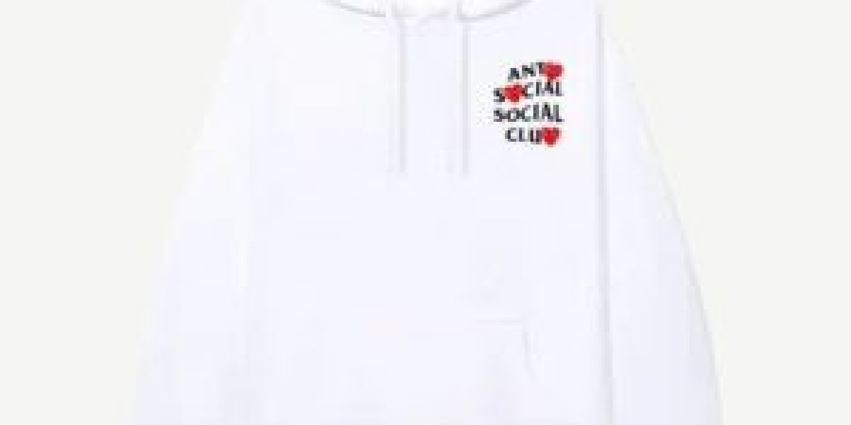 Comme des Garcon Designs That Shock the Fashion World