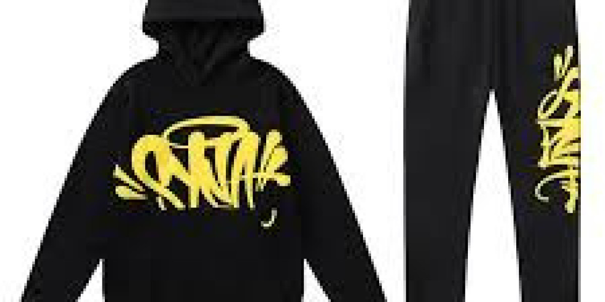 Syna World Tracksuit: The Streetwear Statement Defining Modern Urban Fashion