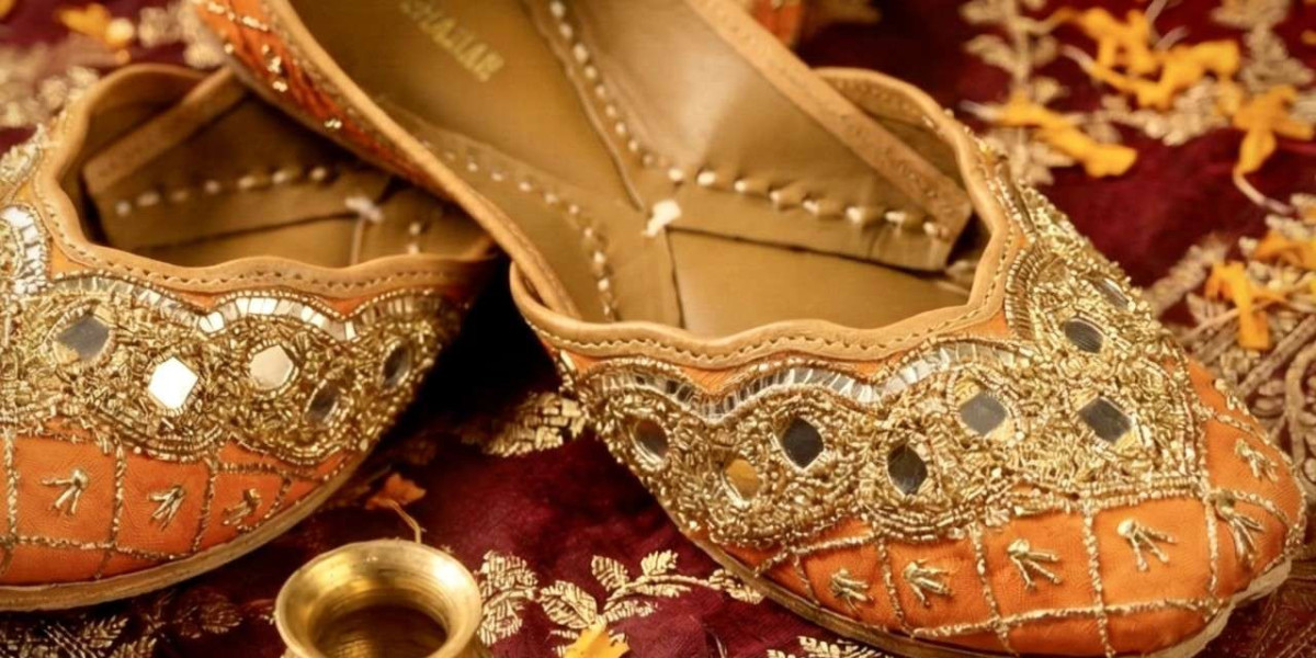 Bridal Juttis for Women Is The Ethnic Footwear Every Bride Needs
