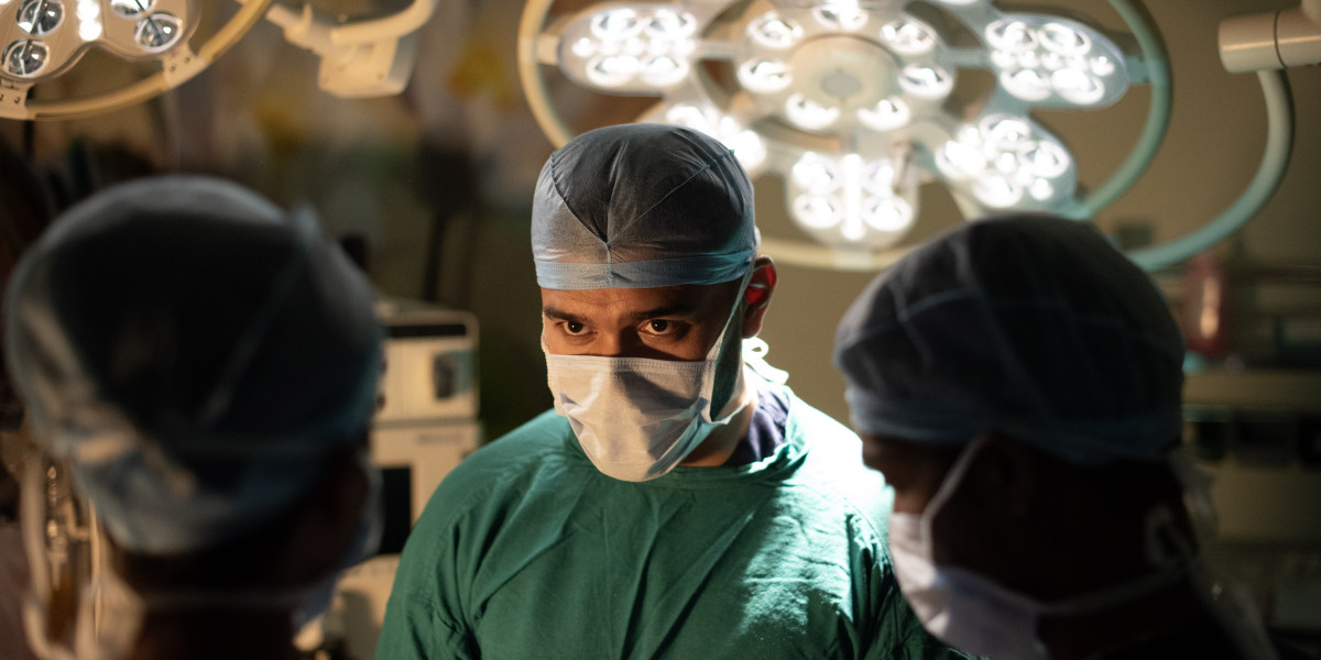 How an Expert Orthopedic Surgeon in Mumbai Helps You Avoid Long-Term Joint Problems