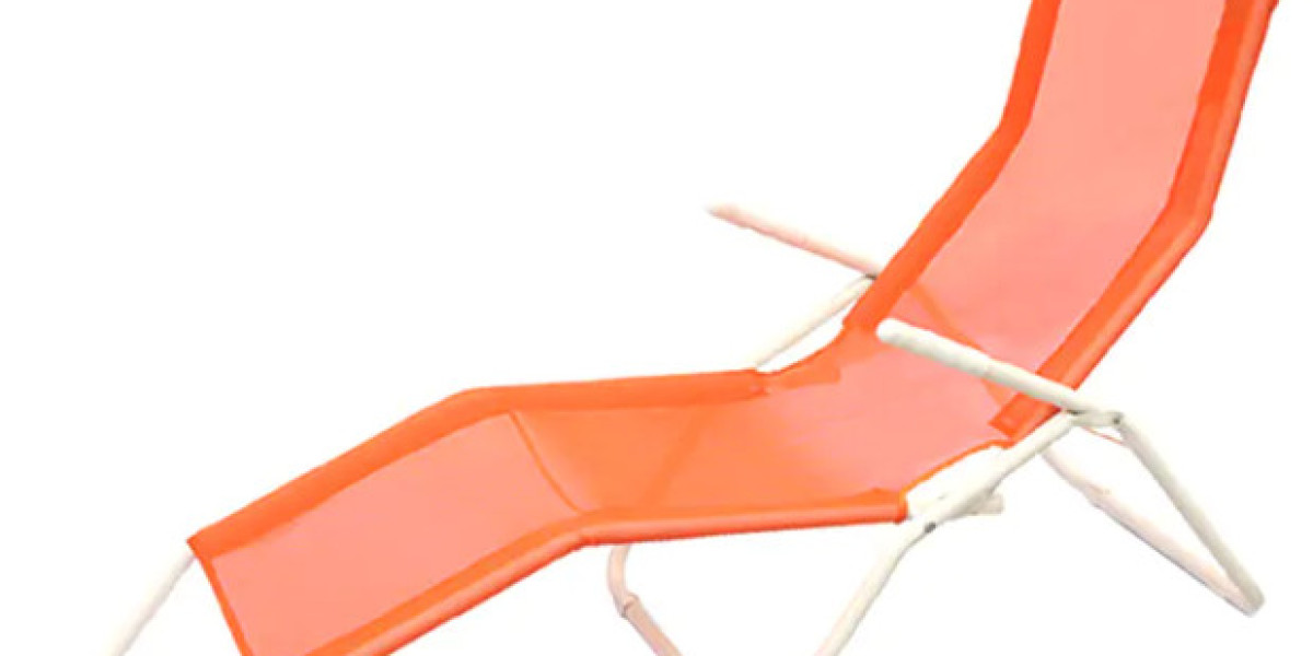 How Do Pool Sun Shelf Lounge Chairs Fit Pools?