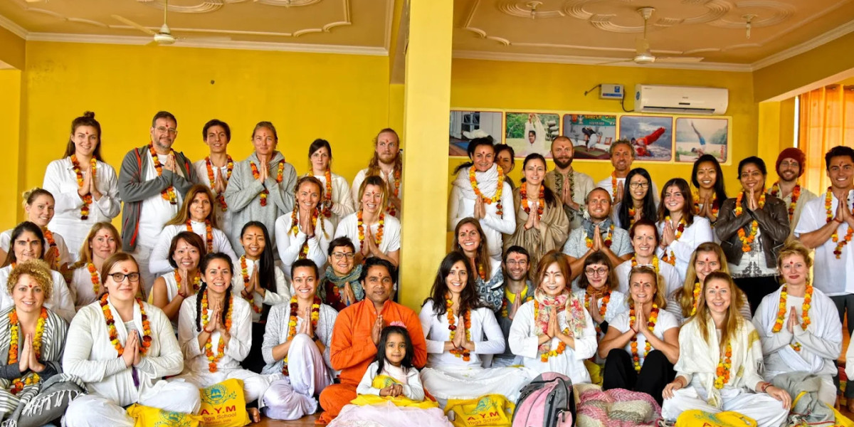 200 Hour Yoga Teacher Training in Rishikesh: Why AYM Yoga School Stands Out