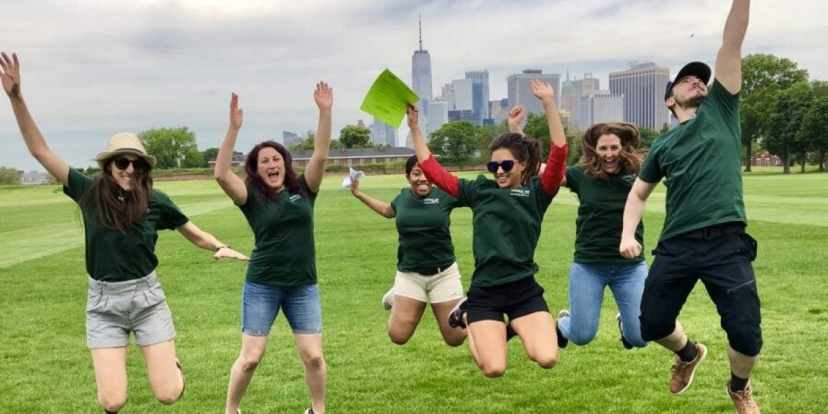 What Is an Amazing Race-Style Scavenger Hunt?