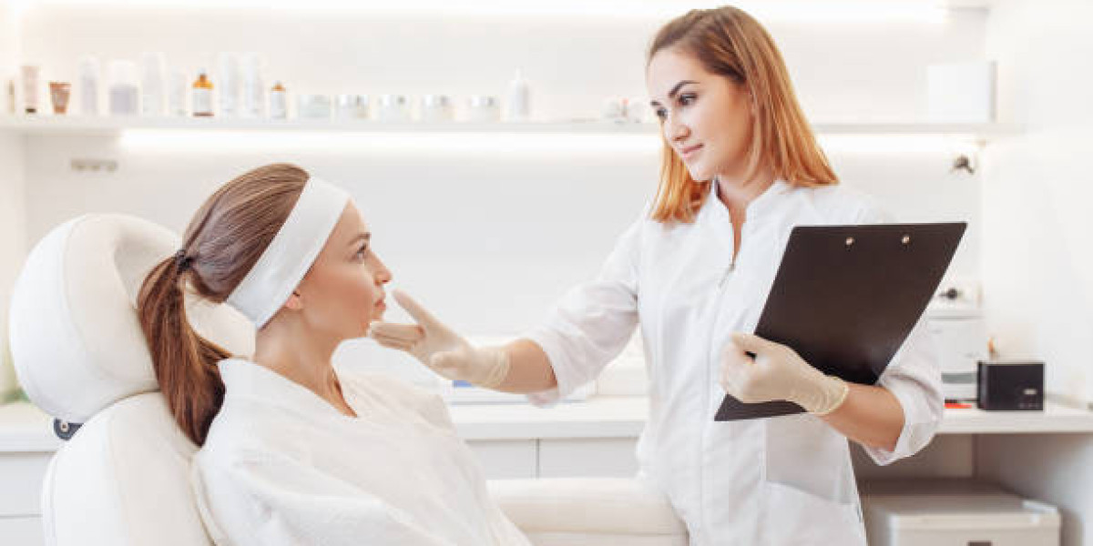 How a Skin Clinic Helps Fade Sun Damage and Uneven Skin Tone