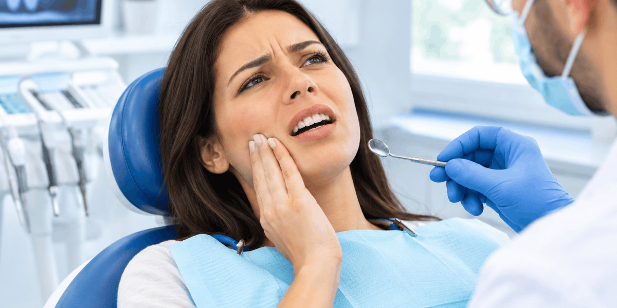 Emergency Tooth Extraction in Charlotte, NC: Signs, Treatment and Recovery